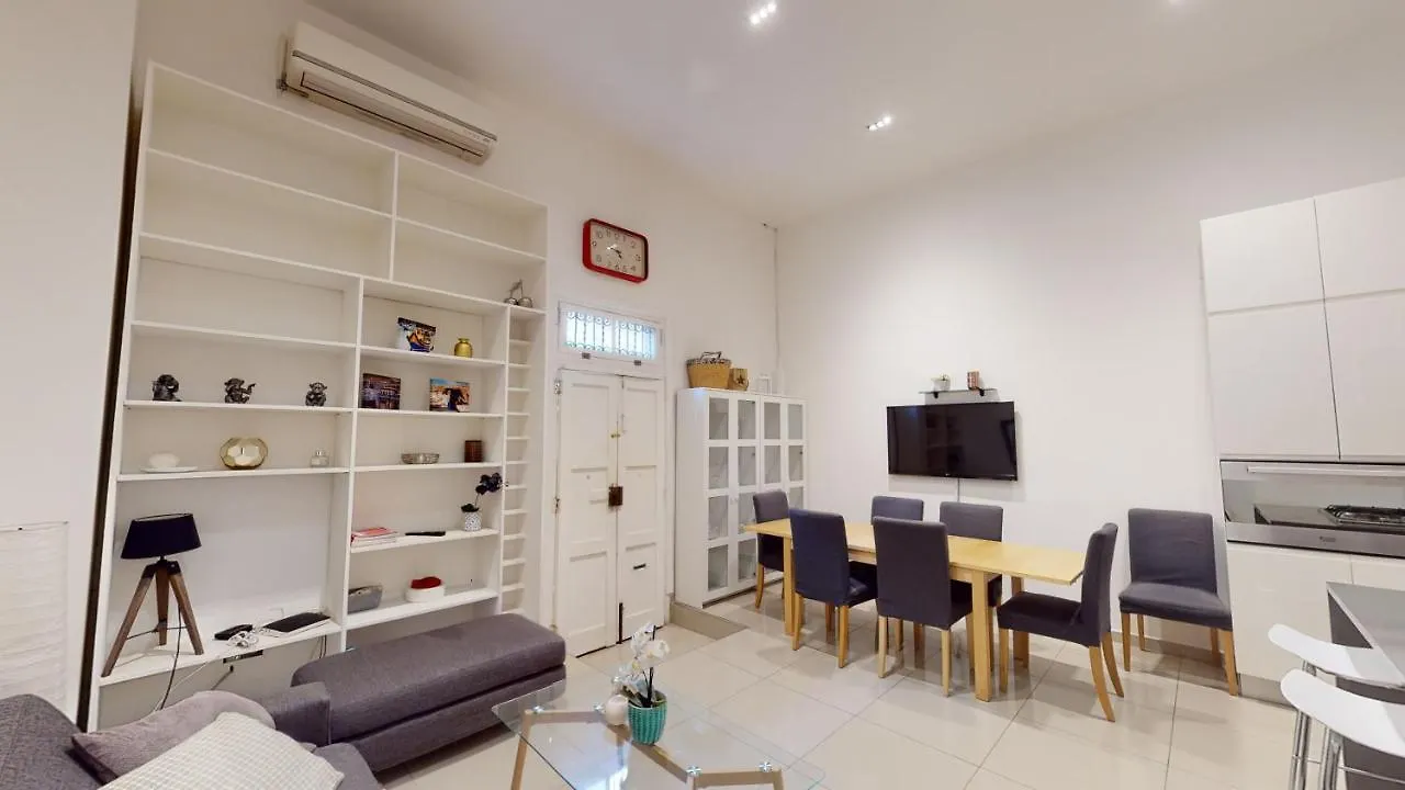 Spacious 3 Bedroom Maisonette Sliema