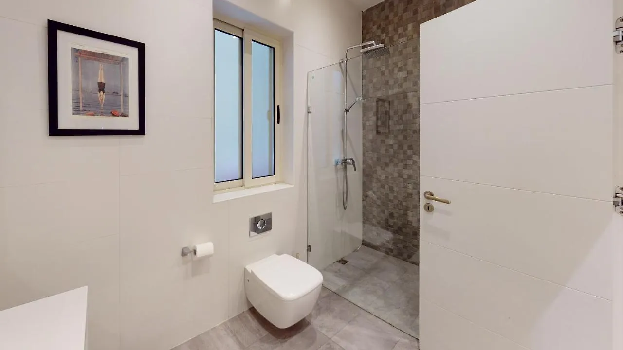 Spacious 3 Bedroom Maisonette Sliema
